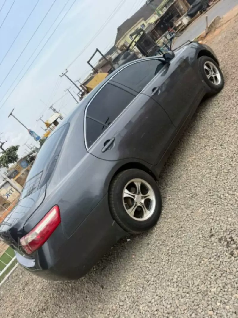Toyota Camry   - 2009