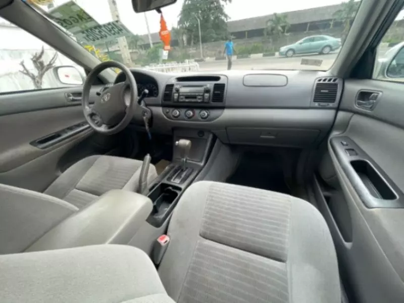Toyota Camry   - 2005