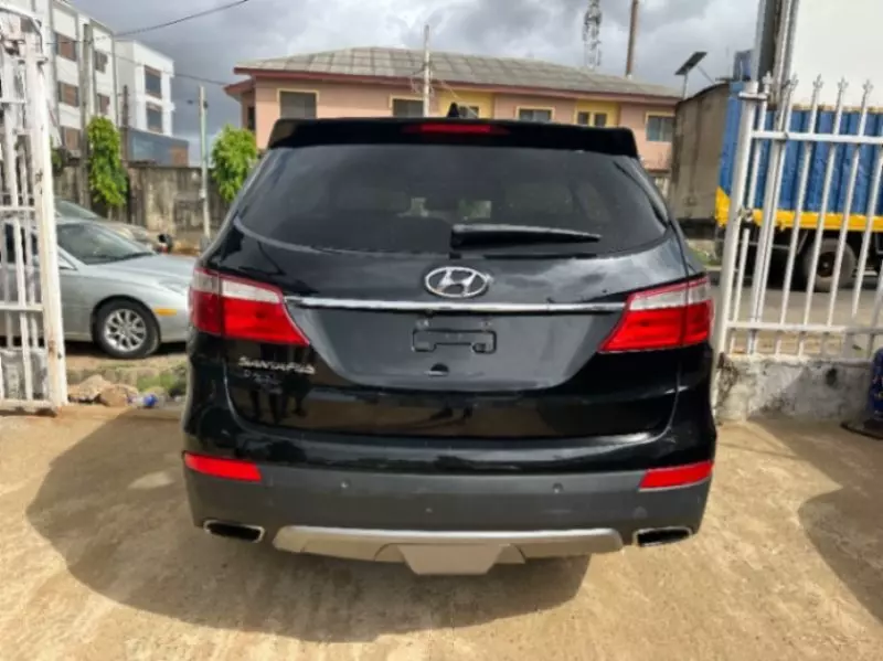 Hyundai Santa Fe   - 2014