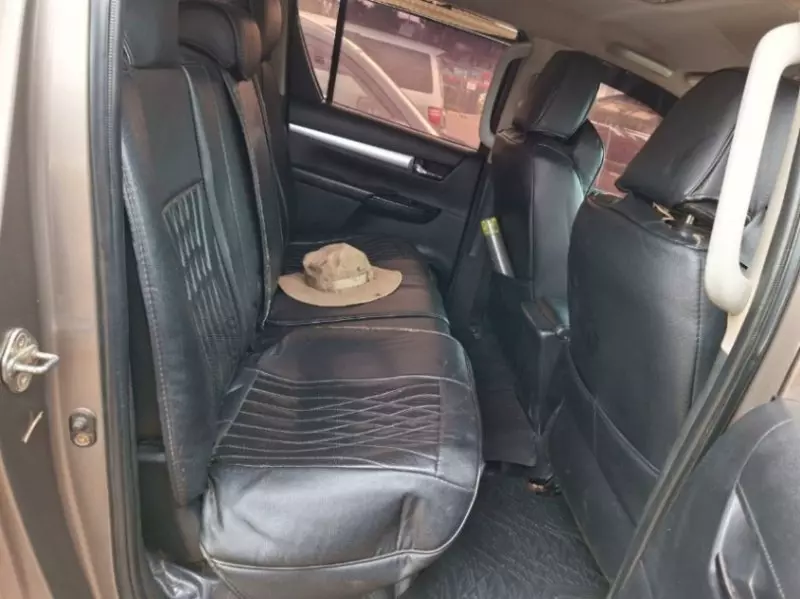 Toyota Hilux   - 2016