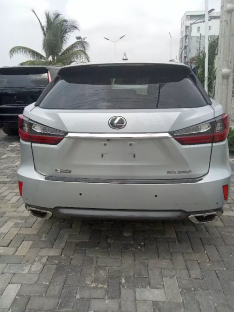Lexus RX   - 2017