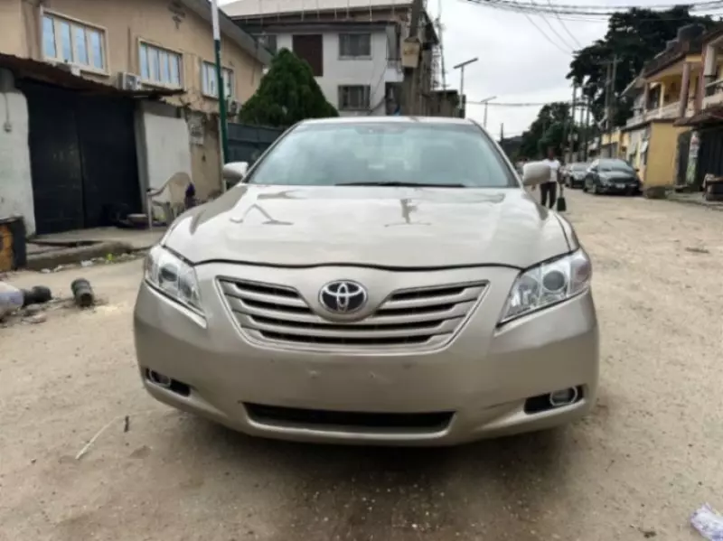 Toyota Camry   - 2007