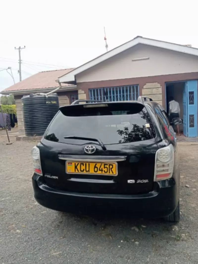 Toyota Fielder    - 2012