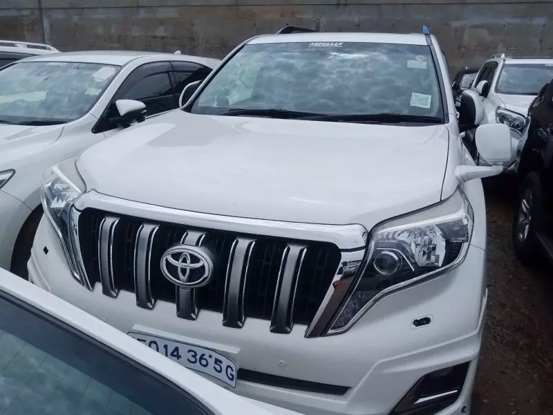 Toyota Landcruiser Prado   - 2015