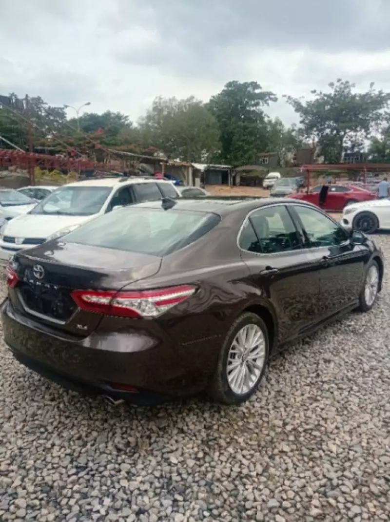Toyota Camry   - 2018
