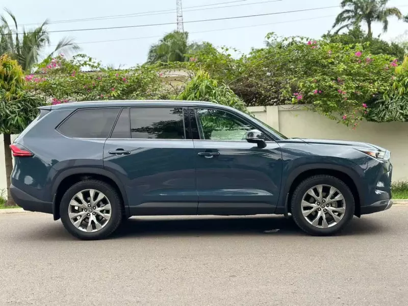 Toyota Grand Highlander   - 2023