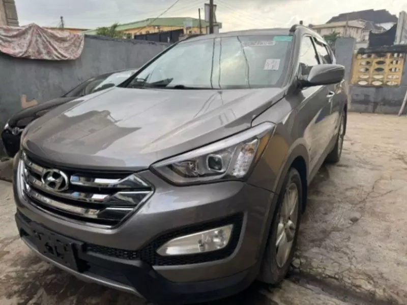 Hyundai Santa Fe   - 2013