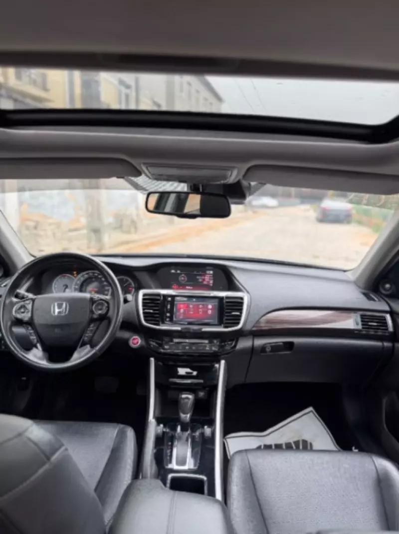Honda Accord   - 2017
