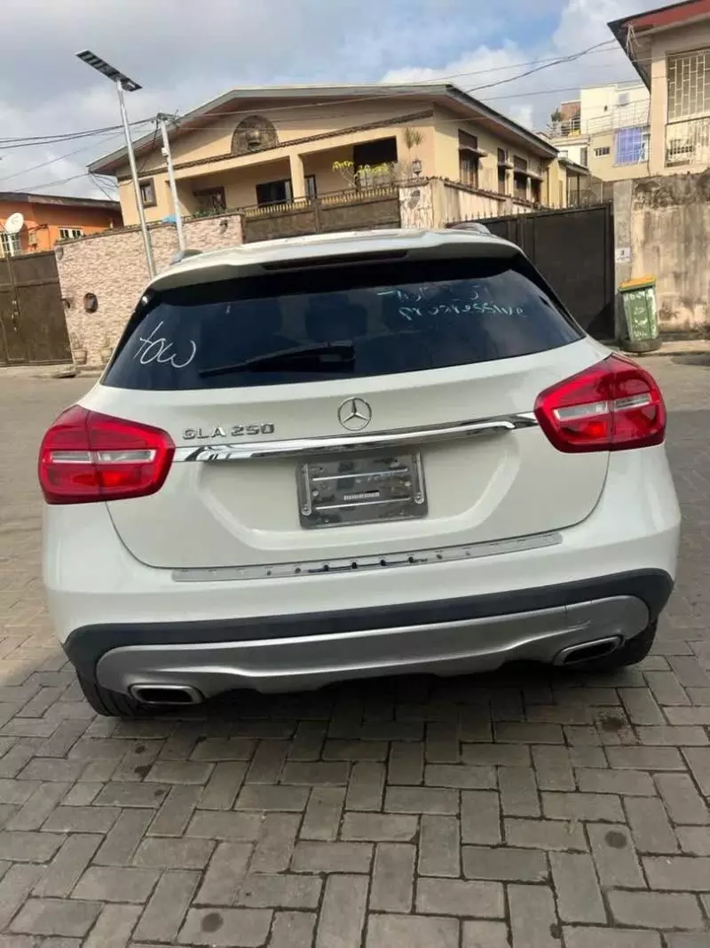 Mercedes-Benz GLA 250   - 2015