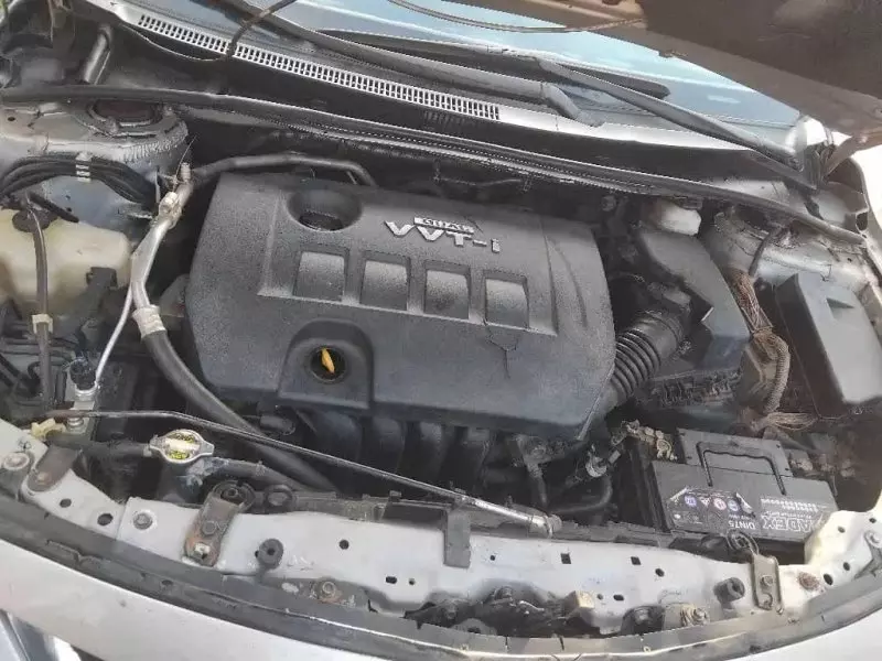 Toyota corolla   - 2010
