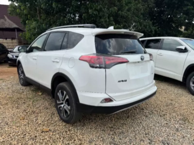 Toyota RAV 4   - 2017