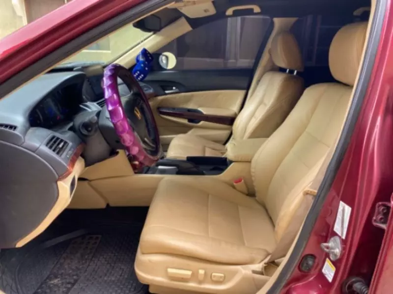 Honda Accord   - 2010