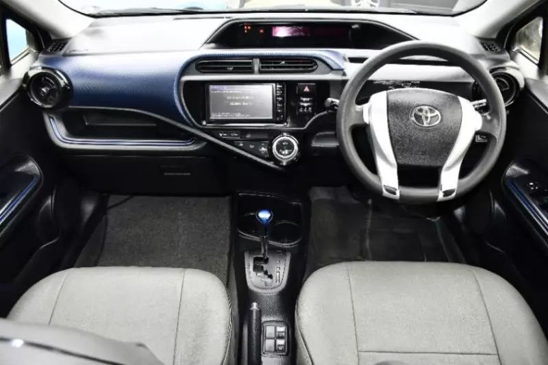 Toyota Aqua   - 2016