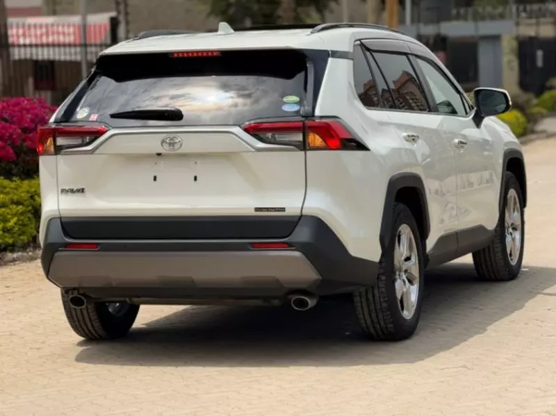 Toyota RAV 4   - 2020