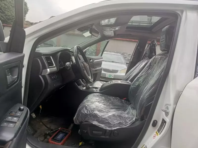 Toyota Highlander   - 2017