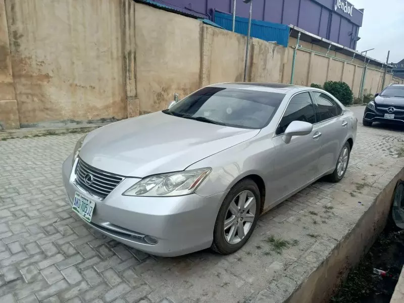 Lexus ES   - 2009