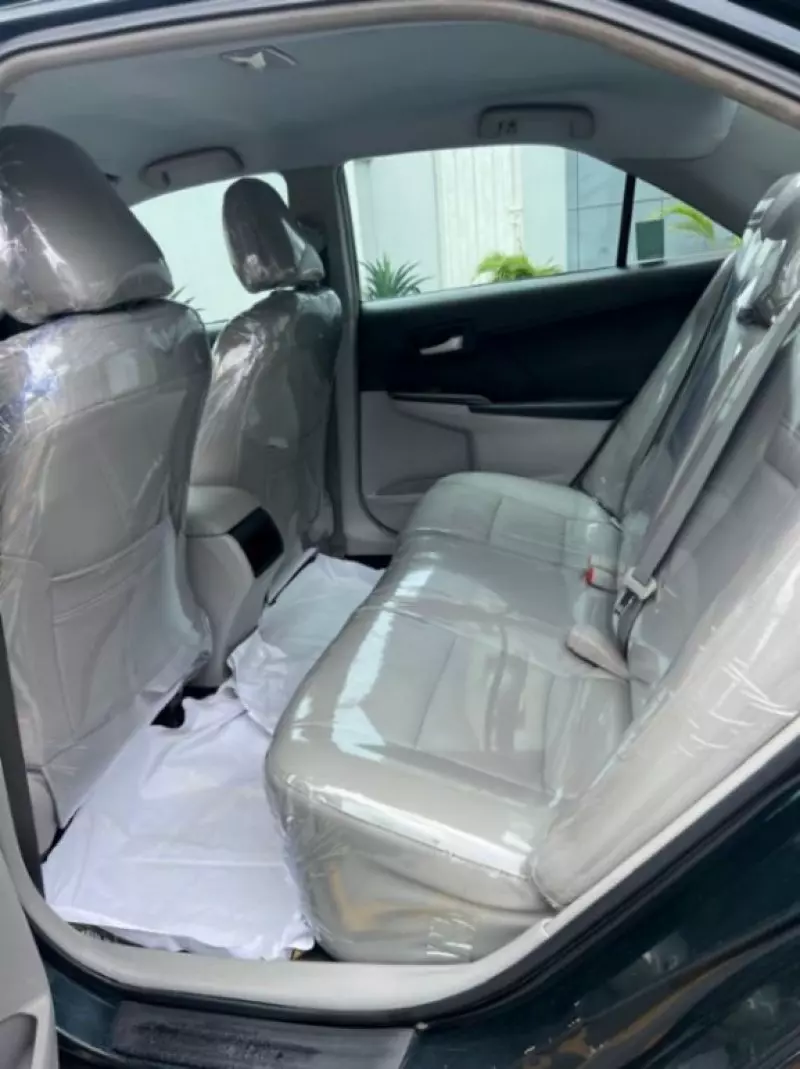 Toyota Camry   - 2012