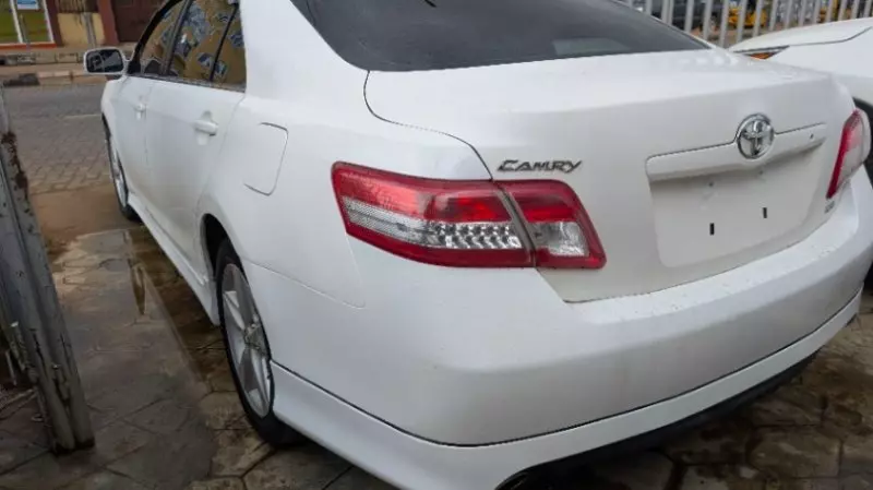 Toyota Camry   - 2010