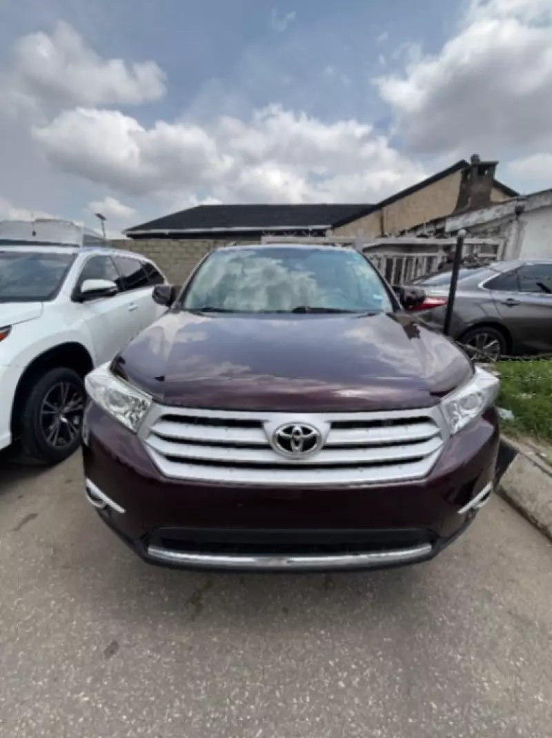 Toyota Highlander   - 2012