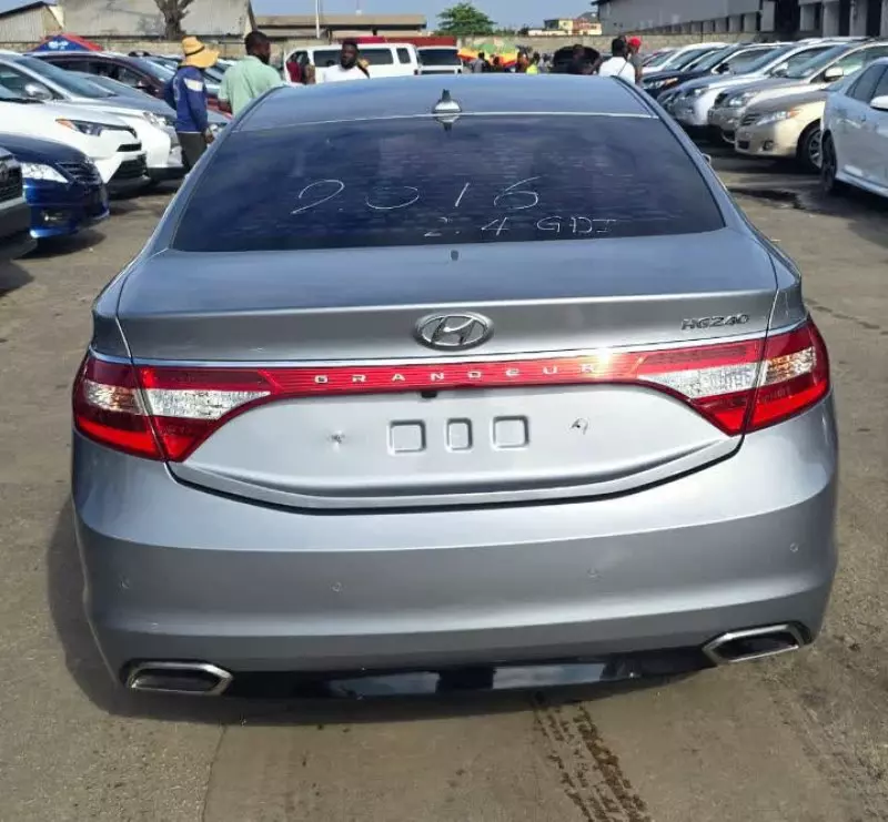 Hyundai Grandeur   - 2016