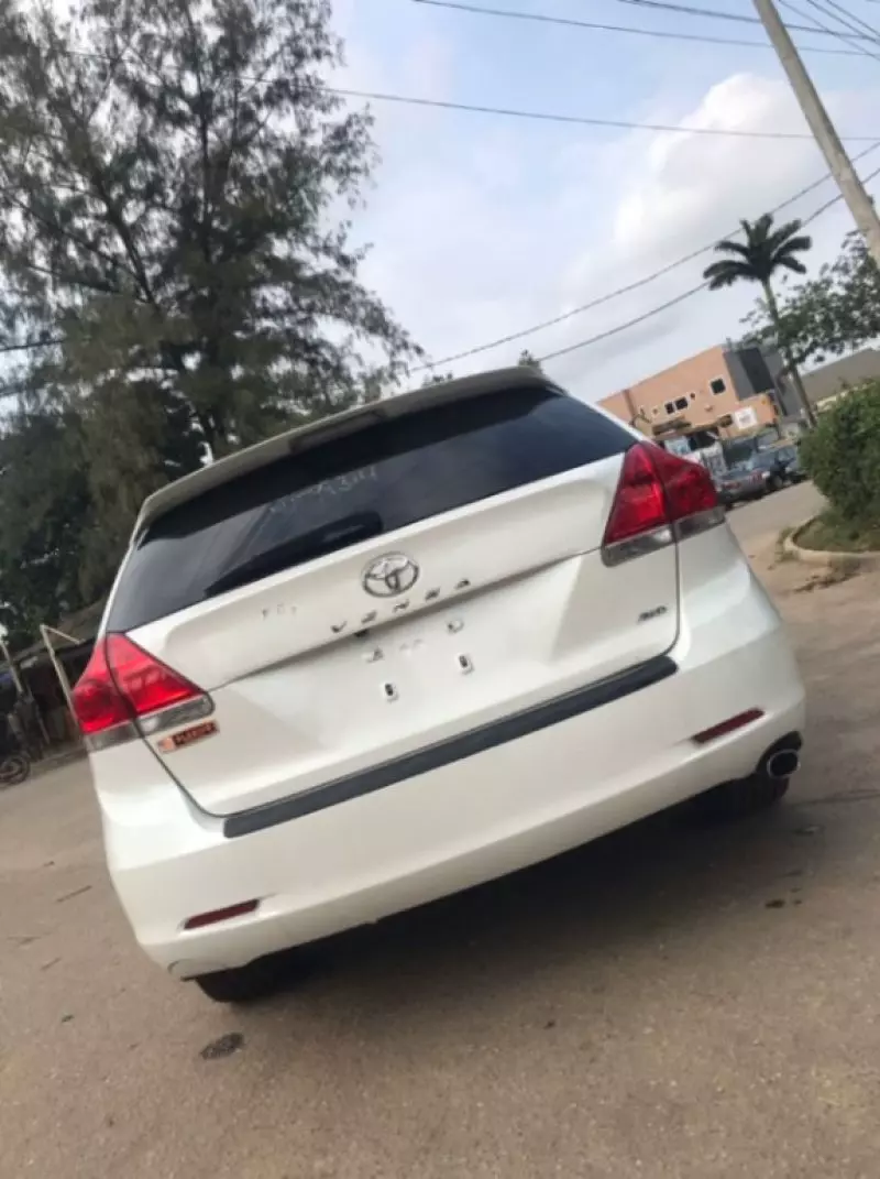 Toyota Venza   - 2012