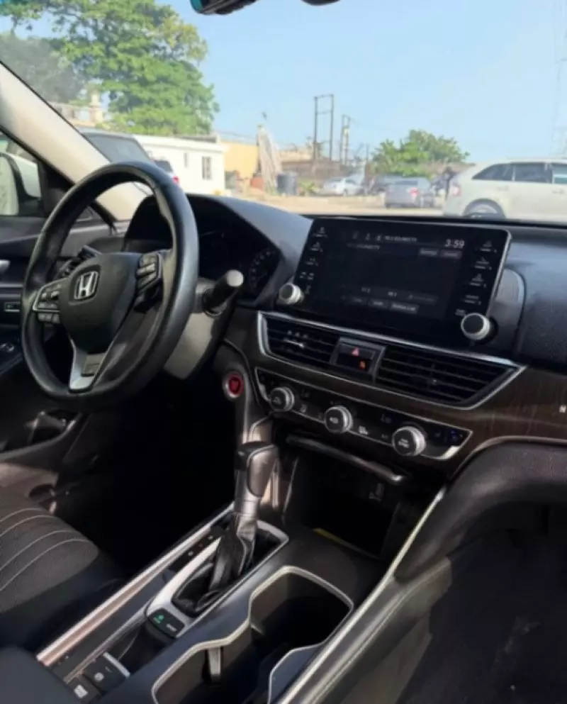 Honda Accord   - 2018