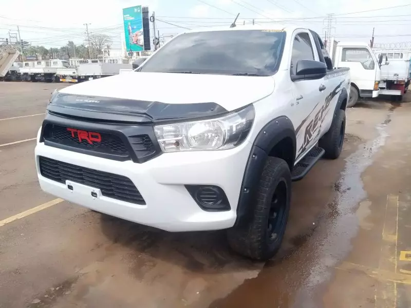 Toyota Hilux    - 2018