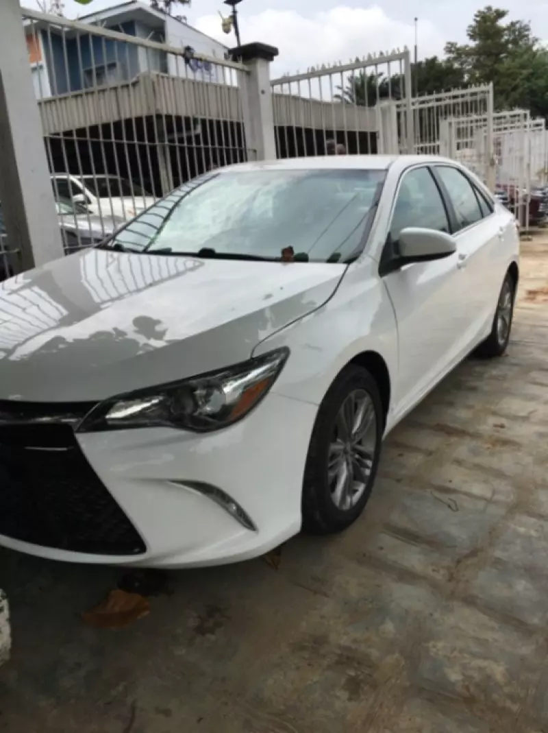 Toyota Camry   - 2018