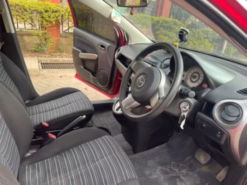 Mazda Demio    - 2011