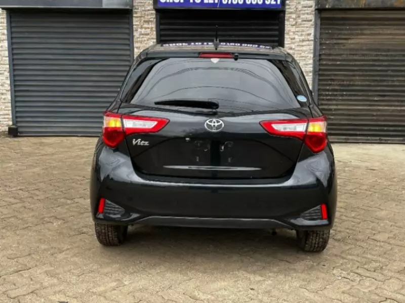 Toyota Vitz   - 2018
