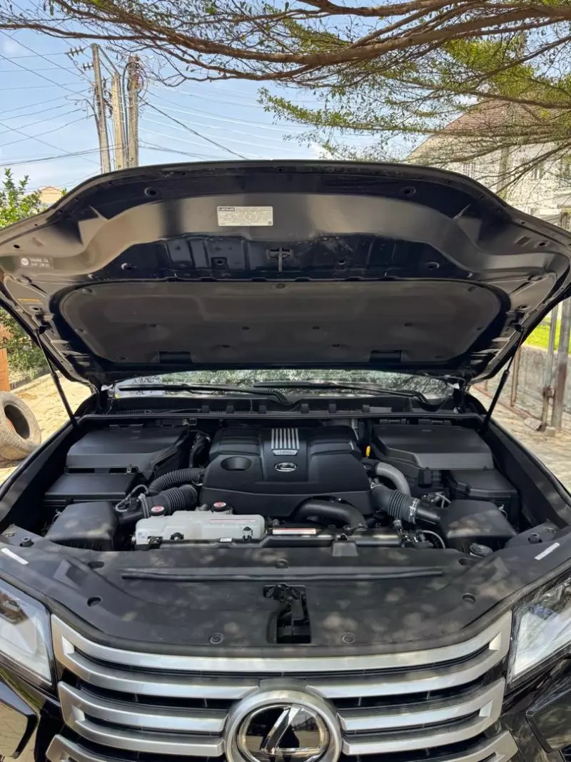 Lexus LX 600   - 2023