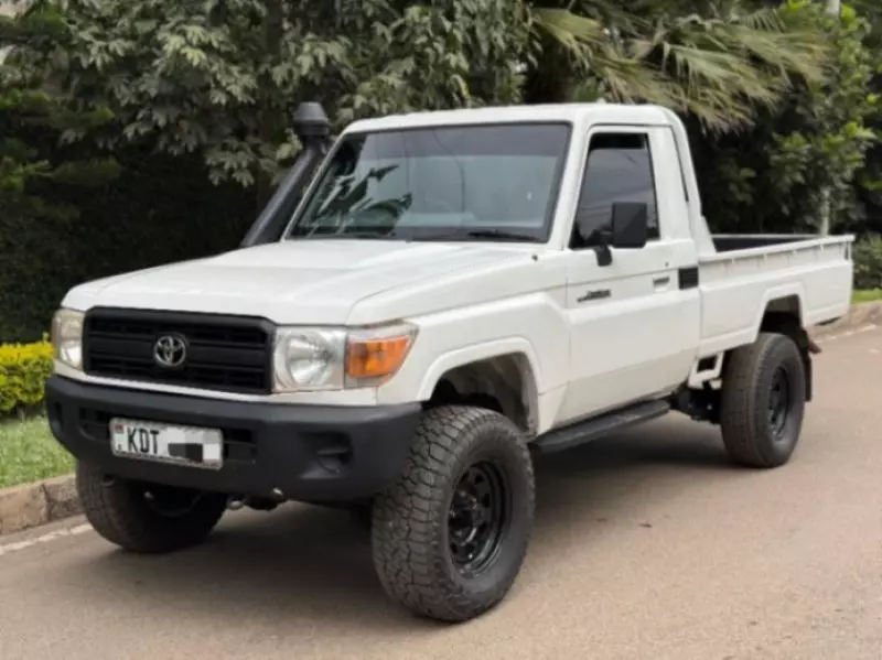 Toyota Land Cruiser Pick Up   - 2011