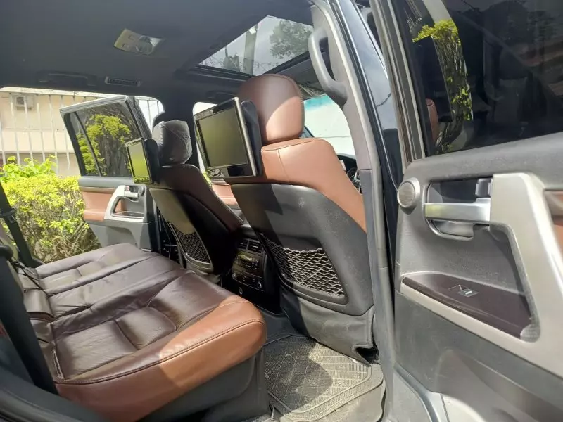 Toyota  Land Cruiser VXR V8   - 2016