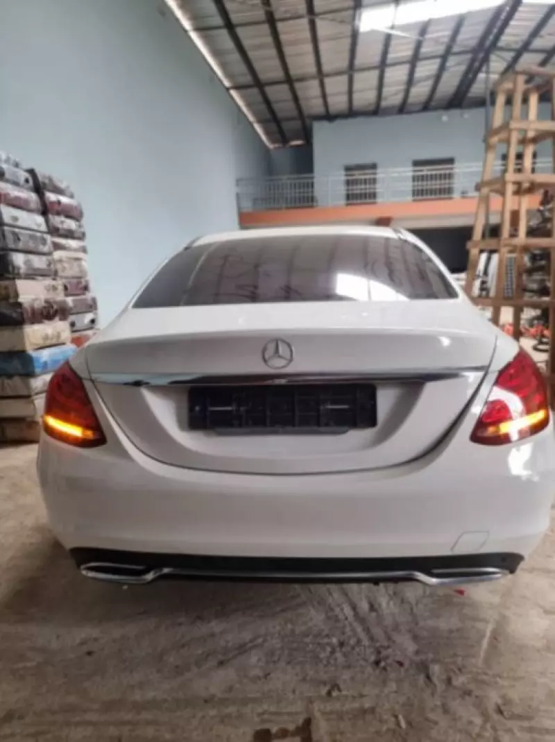 Mercedes-Benz C-Class   -
