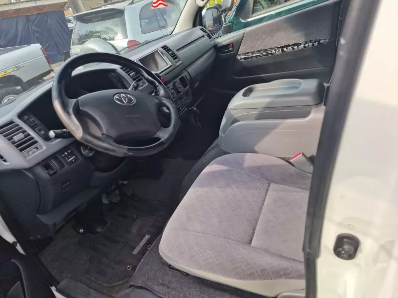 Toyota Hiace   - 2005