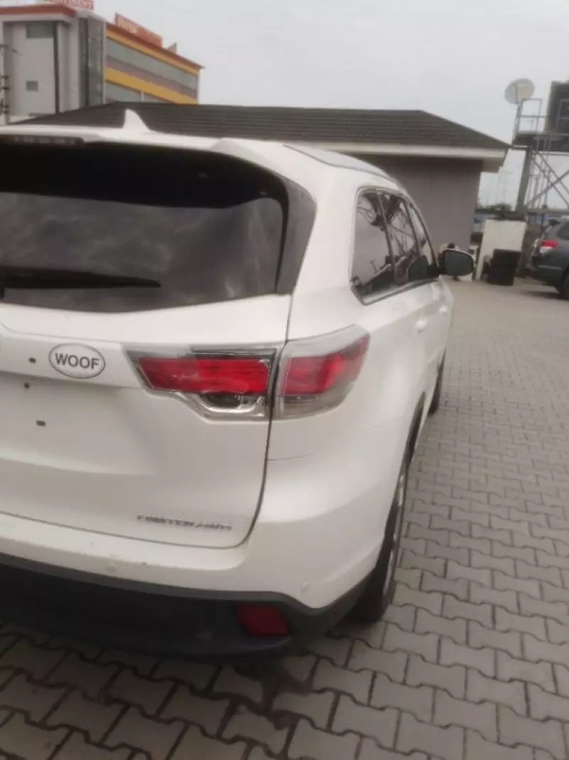 Toyota Highlander   - 2014