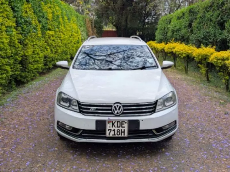 Volkswagen Passat   - 2014