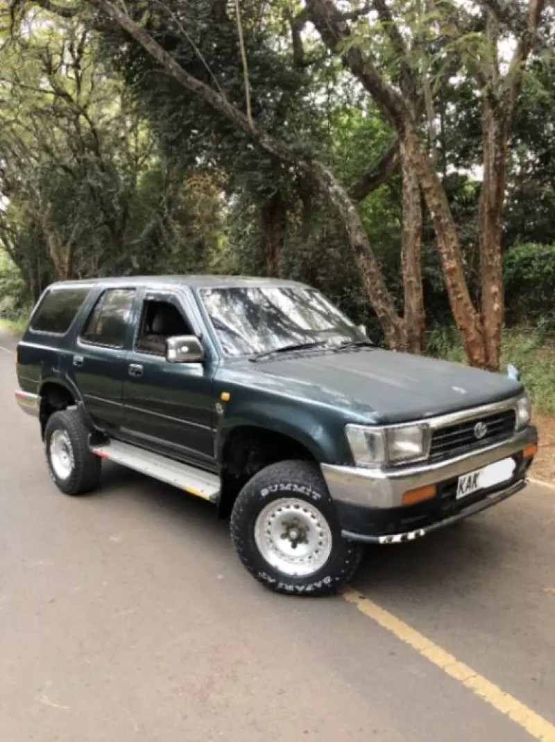 Toyota Hilux Surf    - 1989