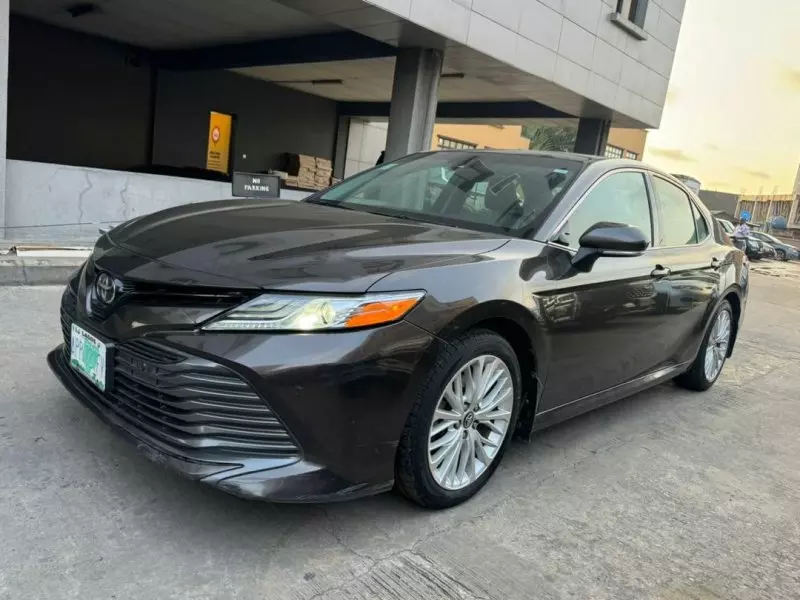 Toyota Camry   - 2018