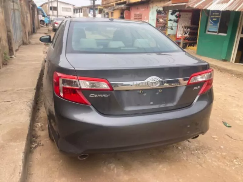 Toyota Camry   - 2012