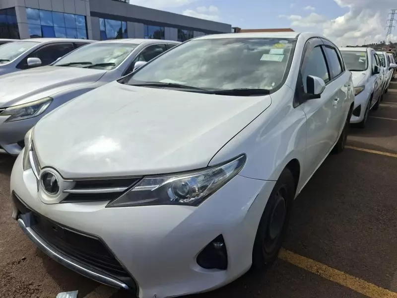 Toyota Auris   - 2013