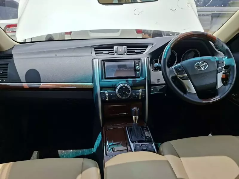 Toyota Mark X - 2016