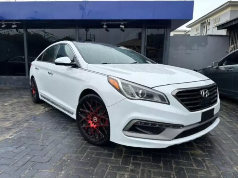 Hyundai Sonata   - 2015