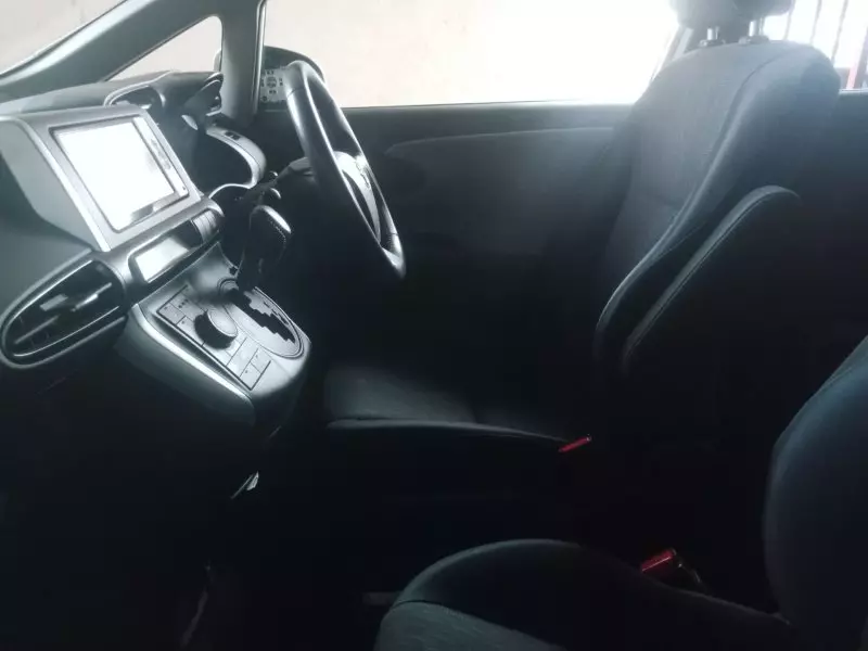 Toyota Wish   - 2010