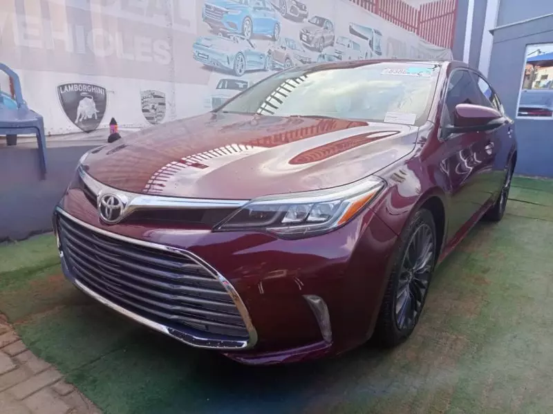 Toyota Avalon   - 2016