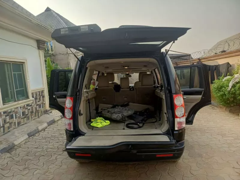 Land Rover  HSE LR4   - 2011