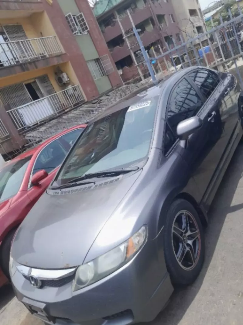 Honda Civic   - 2011