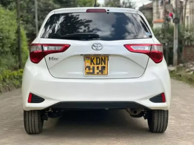 Toyota Vitz   - 2017