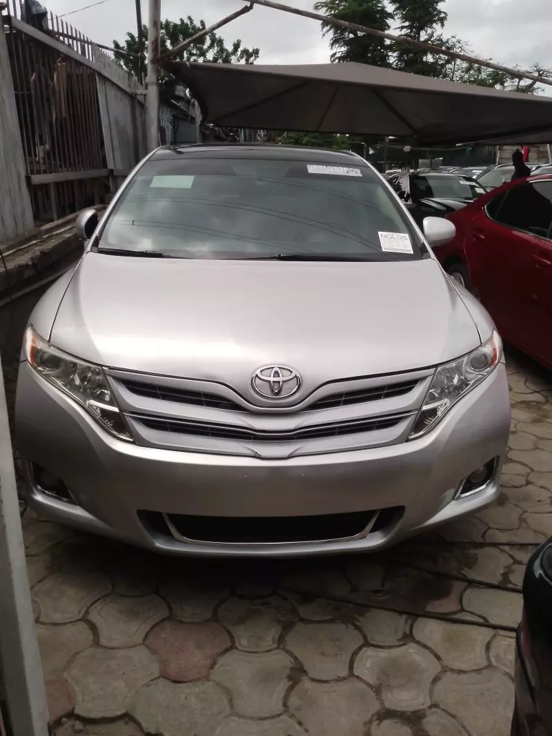 Toyota Venza   - 2011
