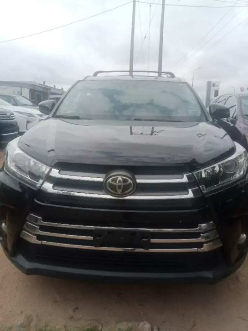Toyota Highlander   - 2018